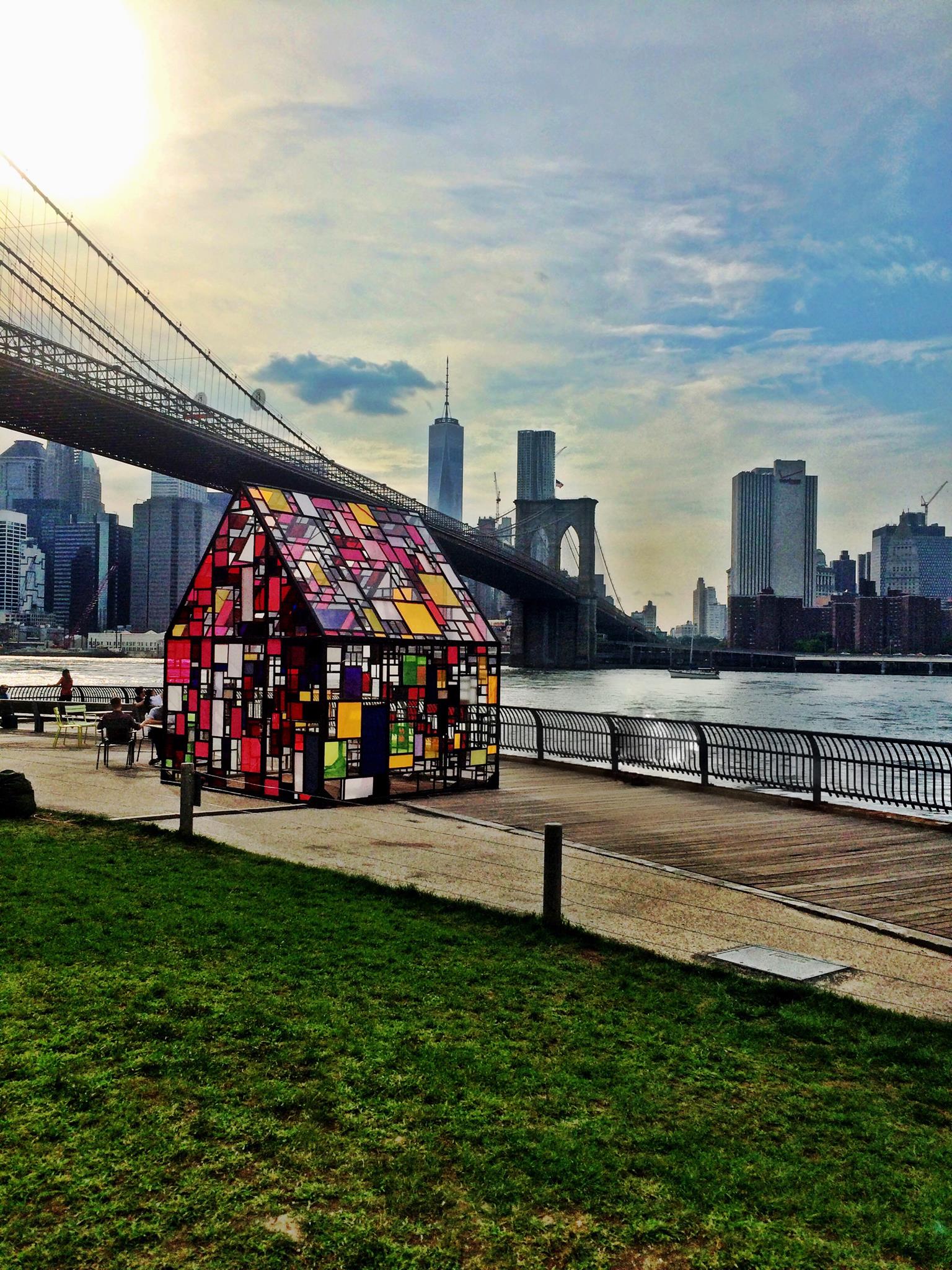 Kolonihavehus by Tom Fruin in Brooklyn Bridge Park