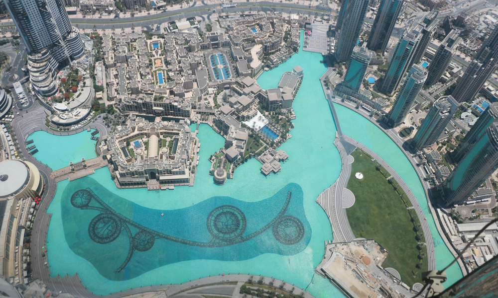 top view of dubai downtown and dubai fountains from the top of burj khalifa