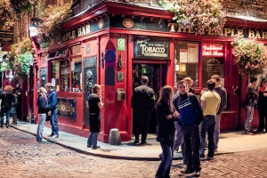 outside-the-temple-bar-in-dublin