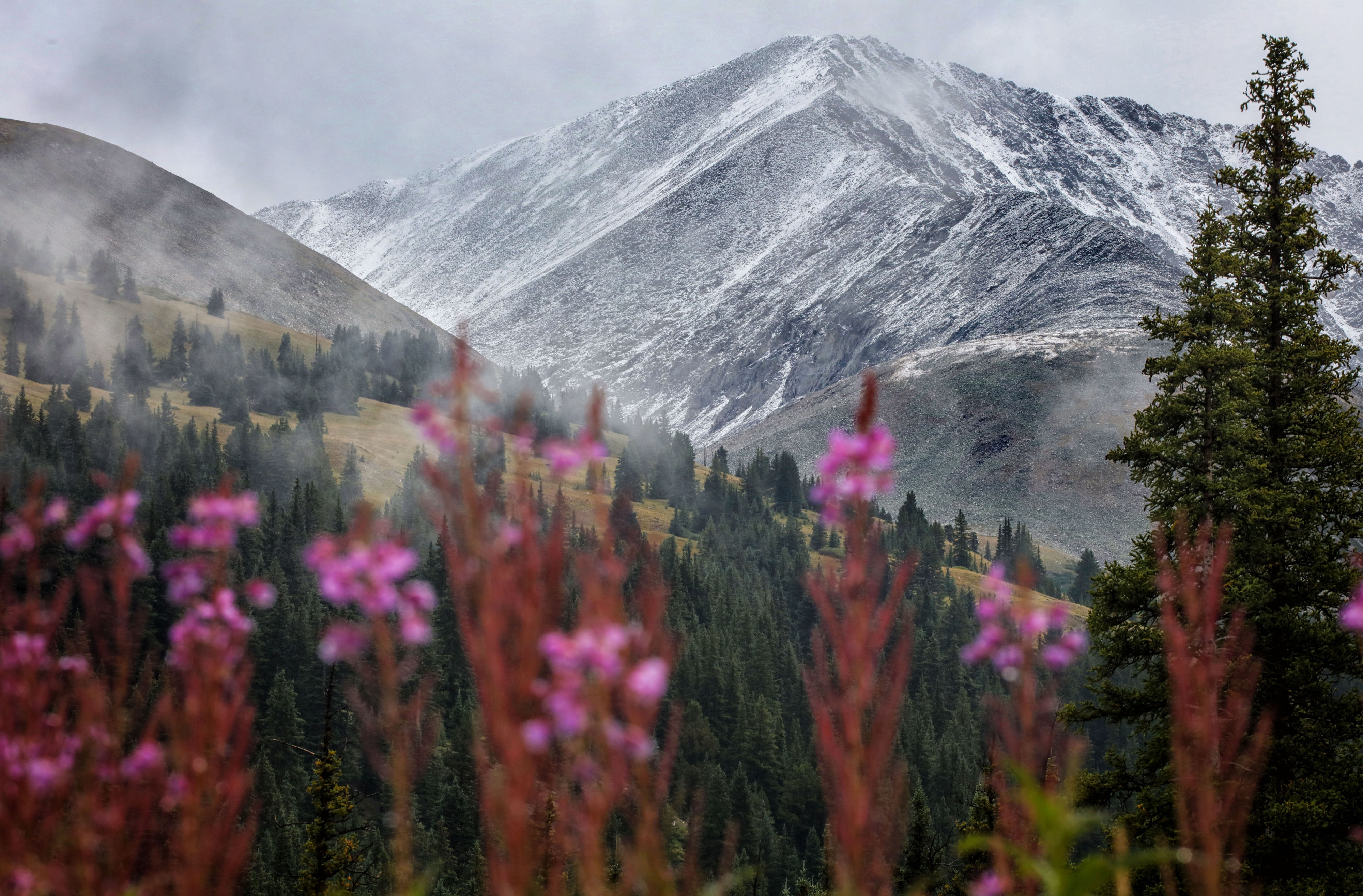 first_snow-copper-mountain_8-24_2_sm