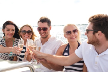 people enjoying a summer cruise