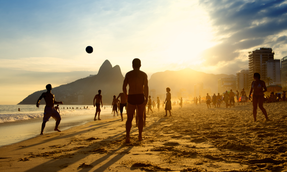 people on the beach in rio de janeiro