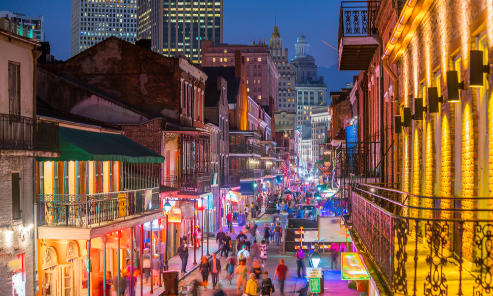 french quarter street scene in new Orleans