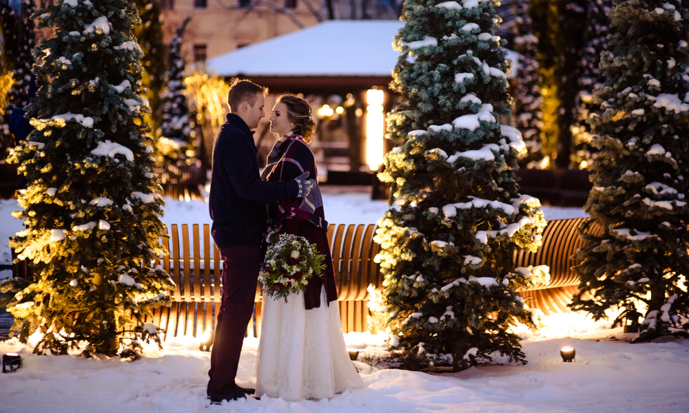  7 Winter Wedding Ideas That Will Help You Find the Perfect Spot to Say "I Do": Beautiful wedding couples winter/Christmas wedding