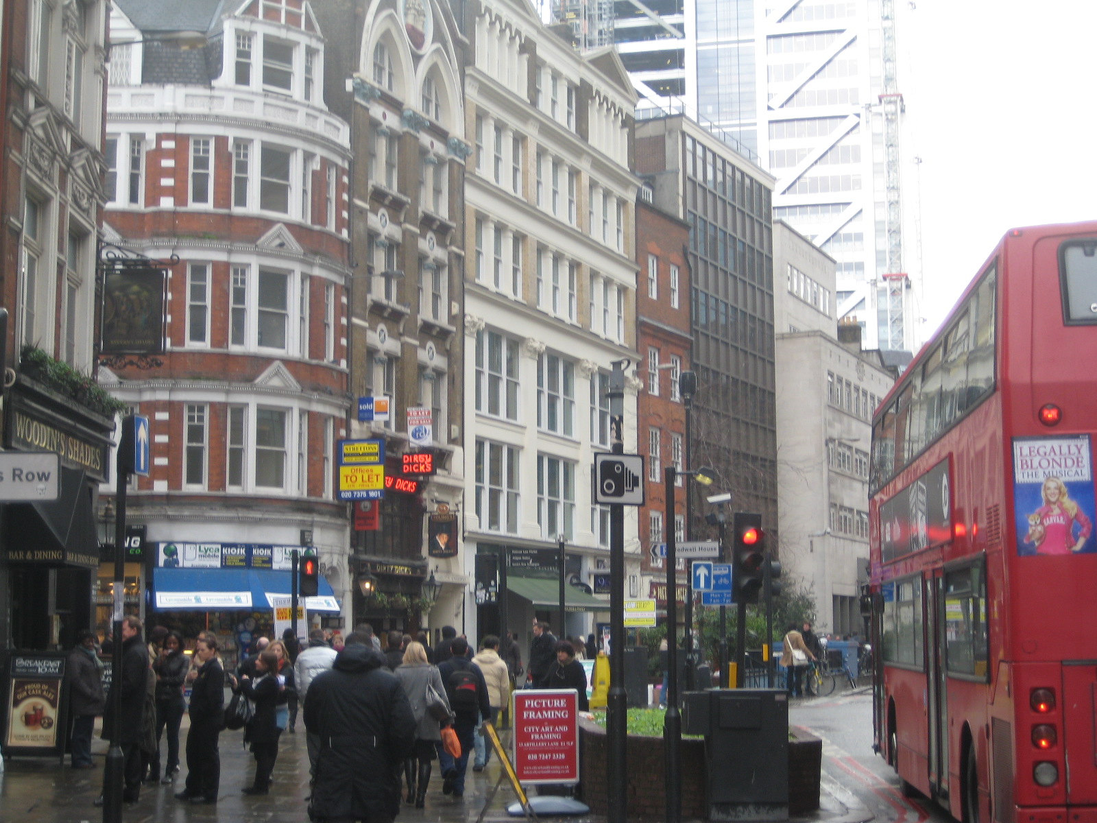 London's bustling Bishopsgate