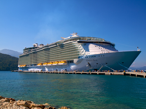 Royal Caribbean ship docked in Labadee, Haiti (Flickr: Nick Hobgood)