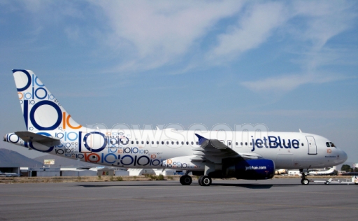 JetBlue turns 10