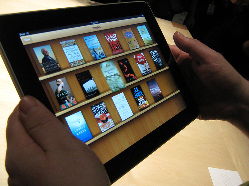 Will the Apple iPad become the next form of entertainment on airlines? (Image: Wikimedia)