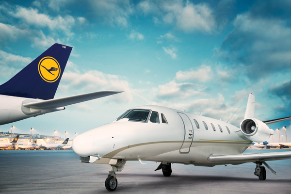 Lufthansa reports profit.