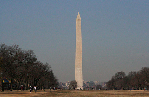 Daredevil Team Inspects Damage to Washington Monument, Flickr: James "tre" Hayes