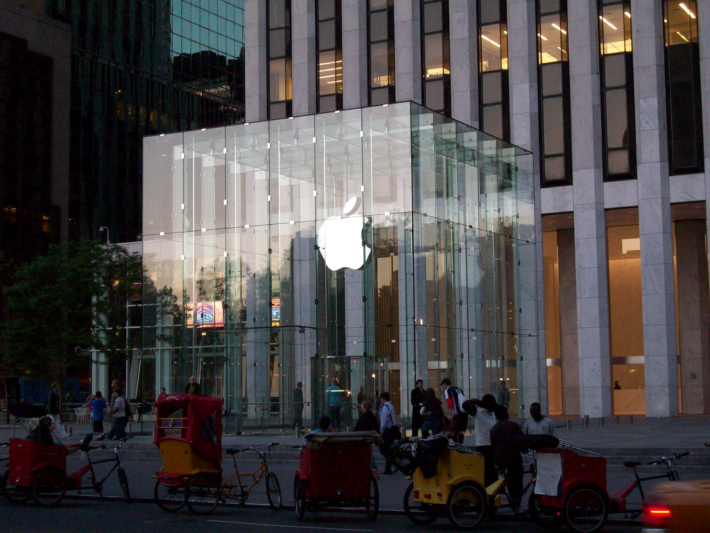 "Apple Store," Flickr photo credit: The_th