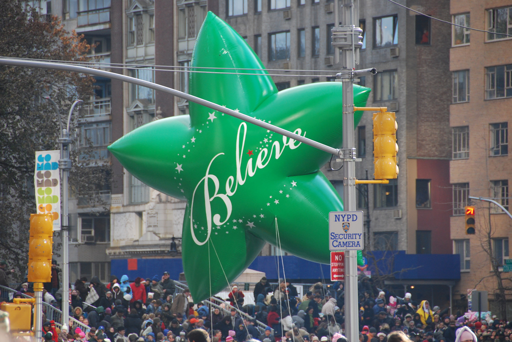 "2008 NY November 27 Macy's Thanksgiving Day Parade," Flickr photo credit: Hans J E