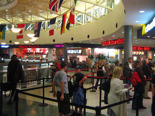 There are plenty of healthy options in airport food courts (CC Flickr photo credit: rick)