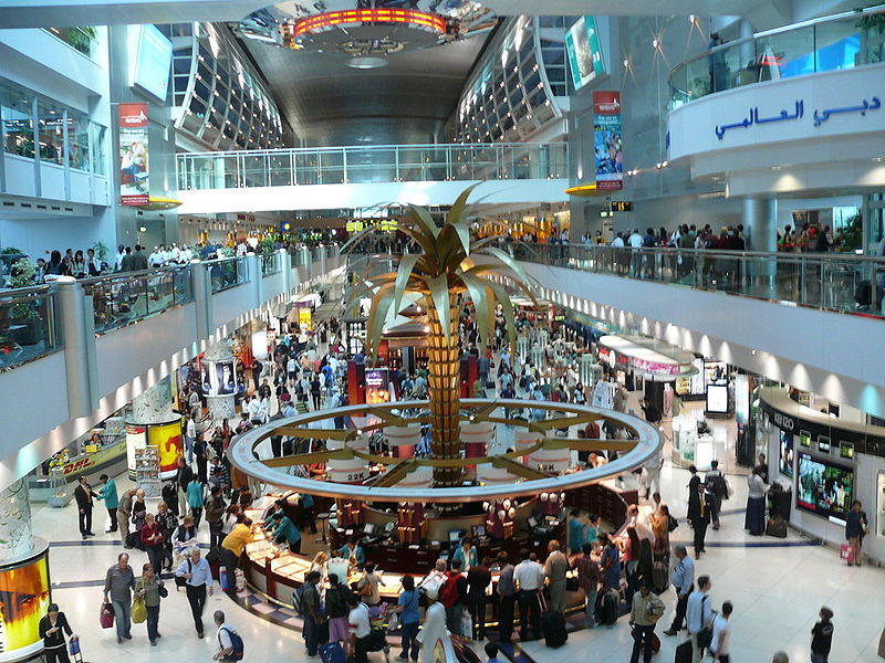 Passengers stream through Dubai International Airport (Image: 
Wikimedia)