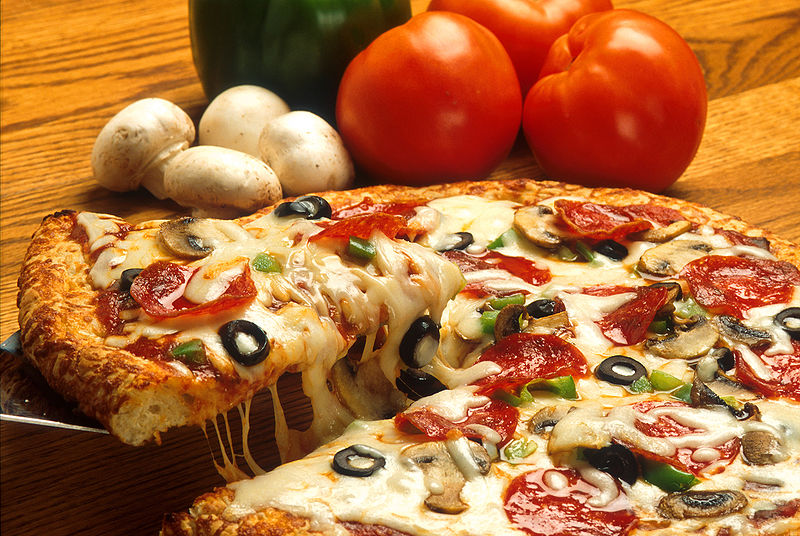 Thick or
thin? The pizza debate rages on (Image: Wikimedia)