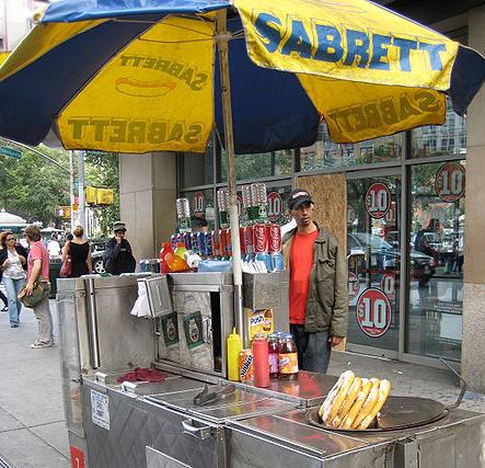 Should food carts be subject to the same grading systems as restaurants? (Image: Wikimedia)