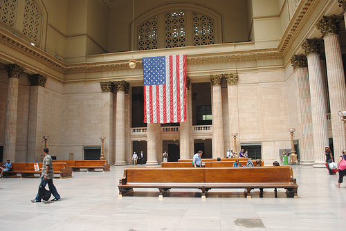 Amtrak Shocks Travelers at Chicago's Union Station with What is Most Definitely Magic. Photo Credit:colindkeefephotography